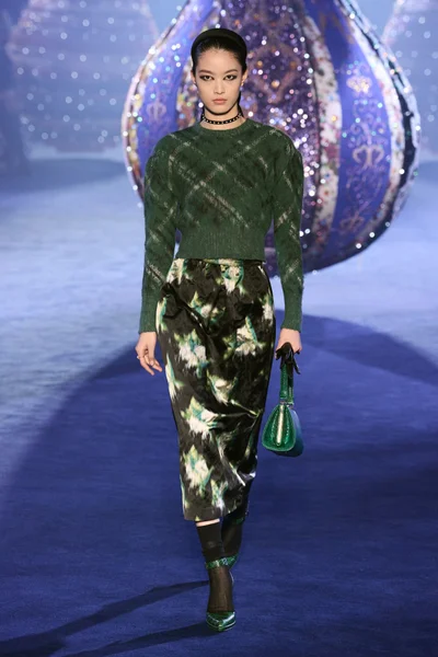 Look 34